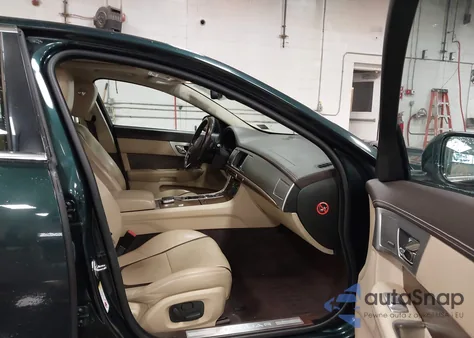 2015 Jaguar Xf 3.0 Portfolio/3.0 Sport z USA, uszkodzony, nr VIN SAJWJ0FF3F8U70442